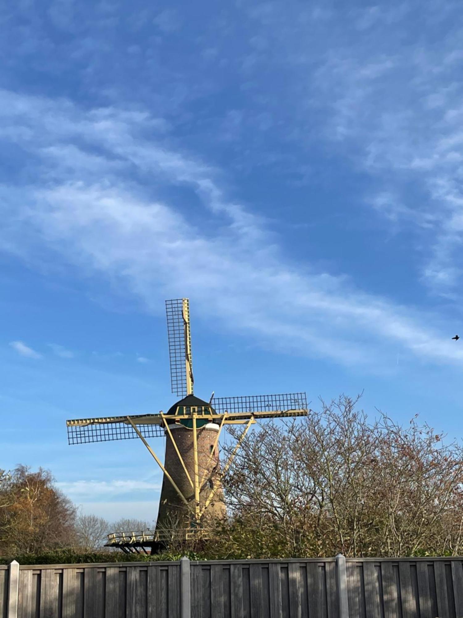 Gastenverblijf Bij De Buuren Dirksland Exterior foto
